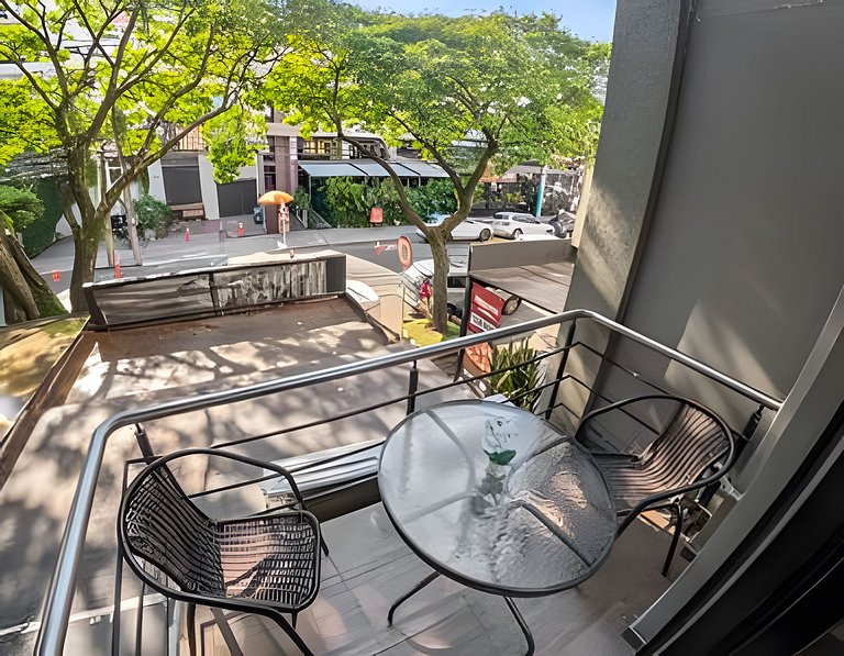 Modern Loft in Cali’s Heart | Salsa Clubs & Cafés