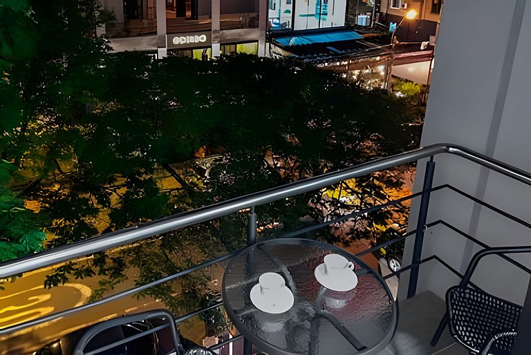 Modern Loft in Cali’s Heart | Salsa Clubs & Cafés